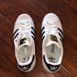 Adidas superstars